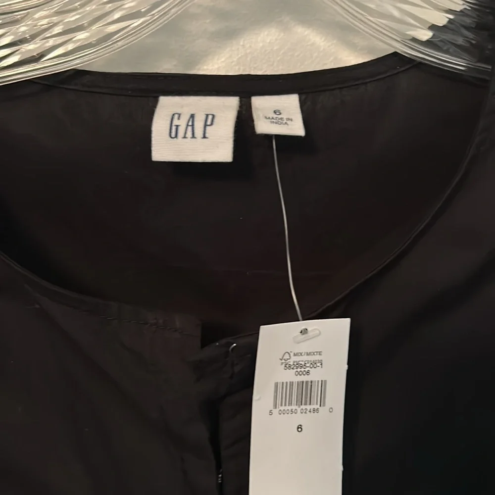 GAP Black Poplin Jumpsuit with Eyelet Ruffle Detailing - Picture 3 of 6